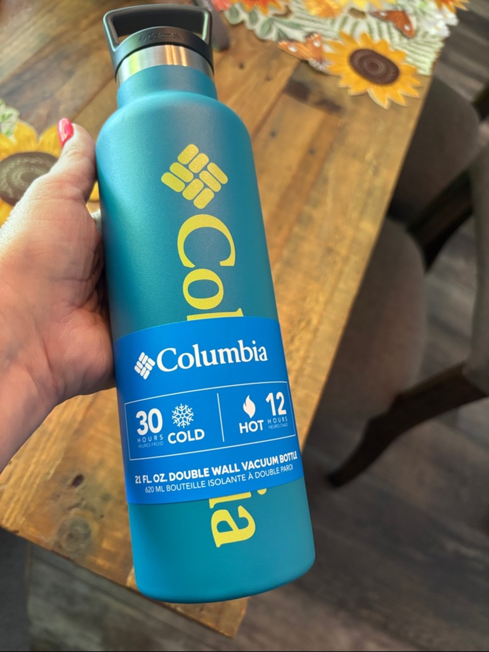 Columbia Teal and Yellow Insulated Water Bottle 21 fluid oz double insulated nwt